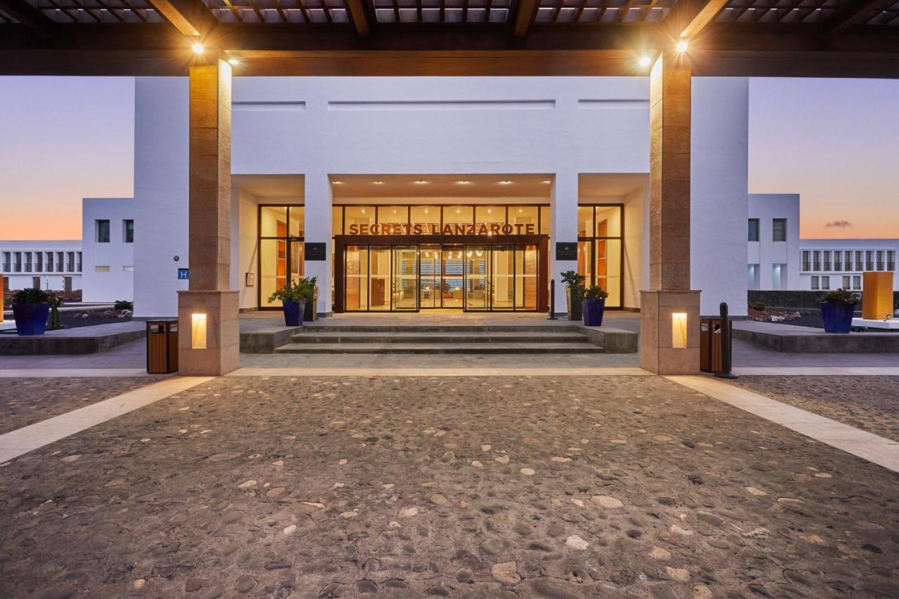 فندق هيسبيريا لانزاروتي بْوُرتو كاليرو المظهر الخارجي الصورة Entrance of the hotel