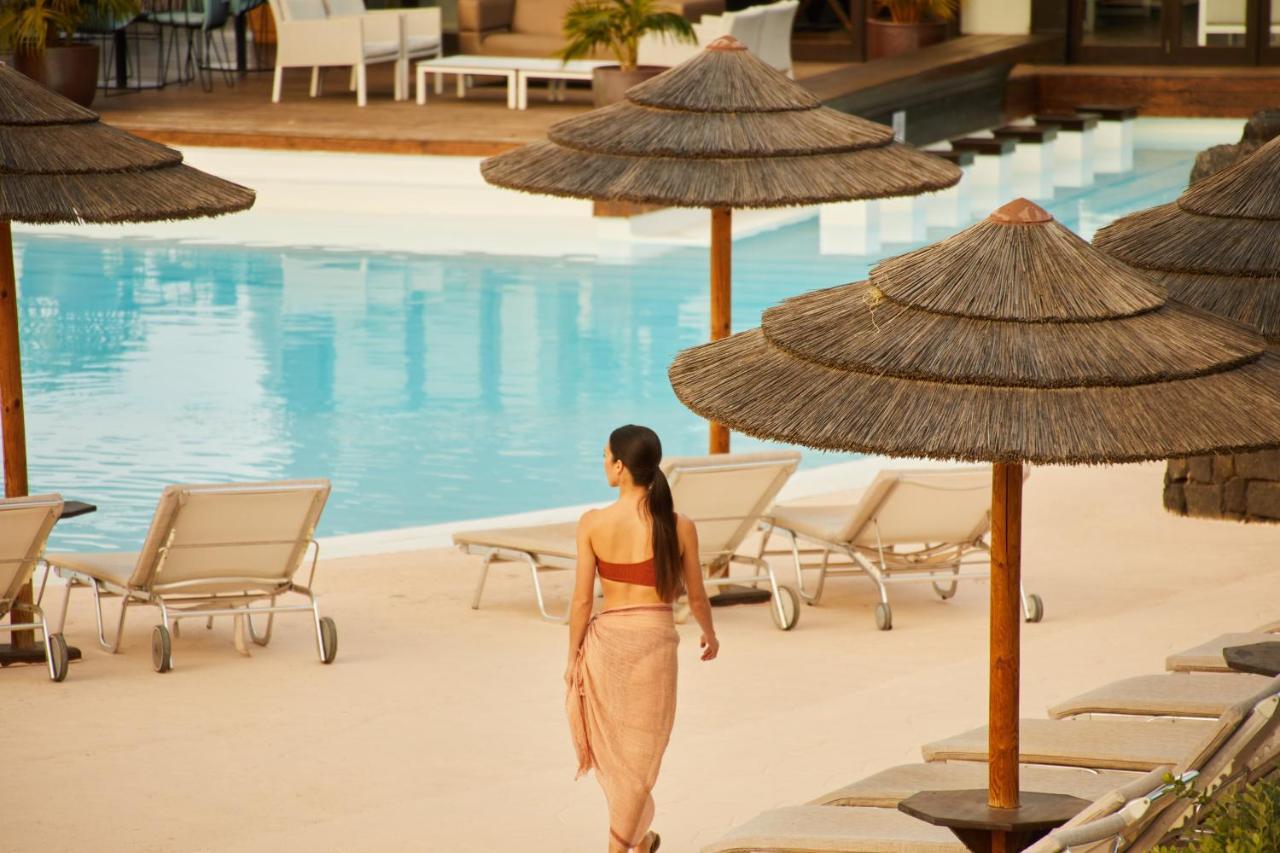 فندق هيسبيريا لانزاروتي بْوُرتو كاليرو المظهر الخارجي الصورة A woman wearing a sarong