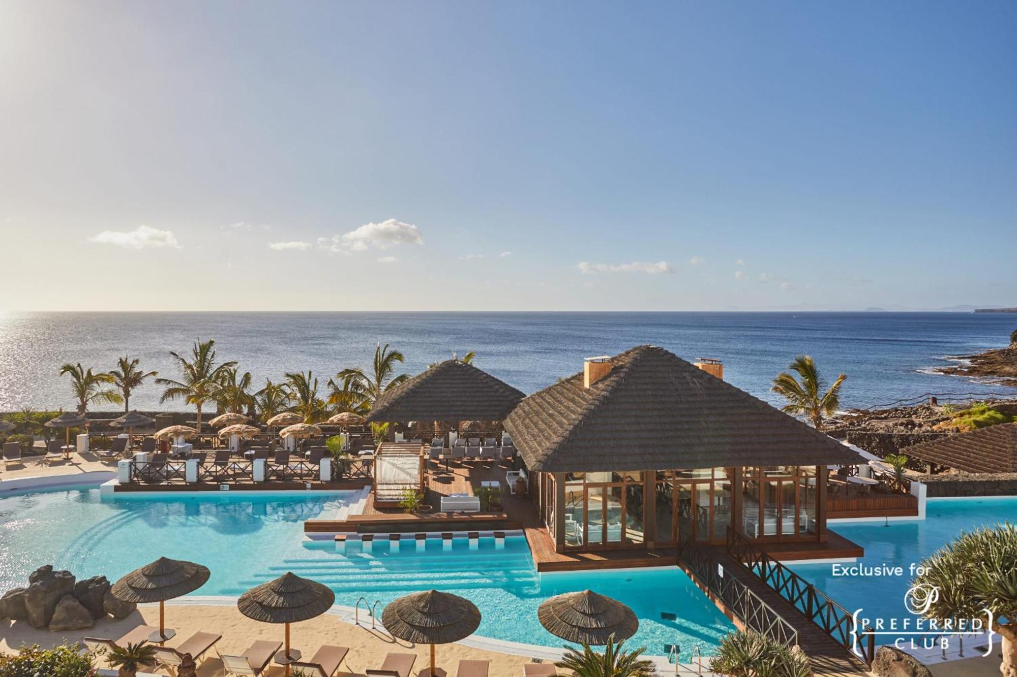 فندق هيسبيريا لانزاروتي بْوُرتو كاليرو المظهر الخارجي الصورة The resort's swimming pool