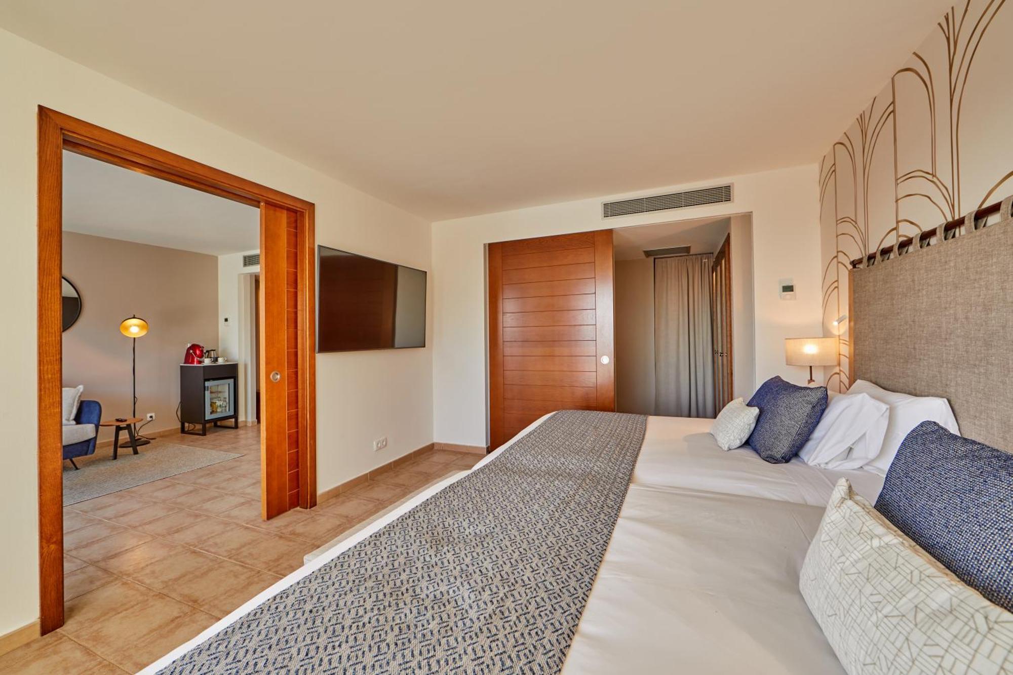 فندق هيسبيريا لانزاروتي بْوُرتو كاليرو الغرفة الصورة A room at the hotel